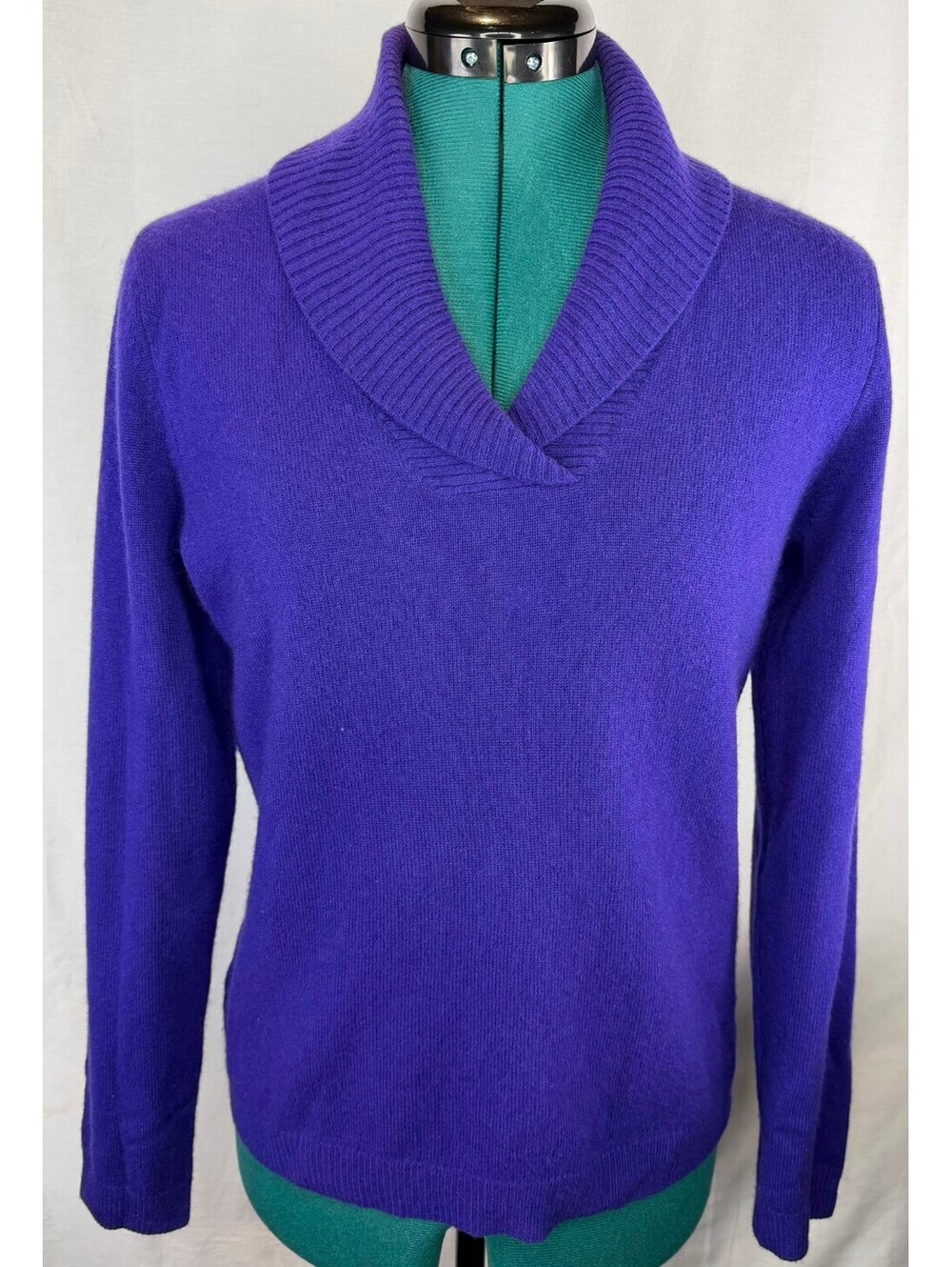 Privé Cashmere 100% Cashmere Size M Purple Shawl Collar V-Neck Sweater